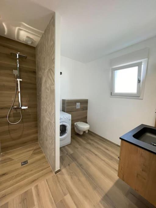 Appartement Climatise Charmes  Eksteriør billede