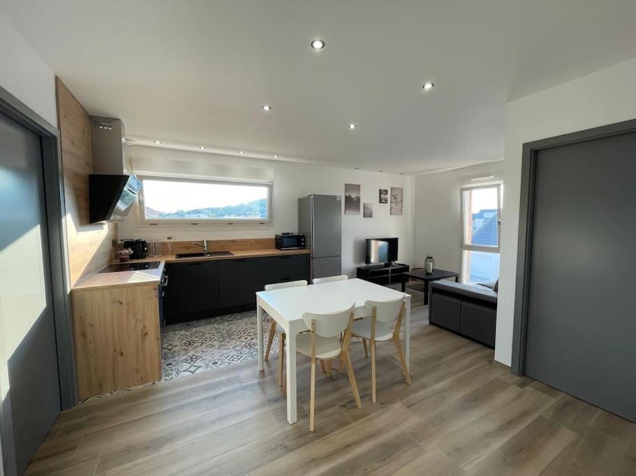 Appartement Climatise Charmes  Eksteriør billede