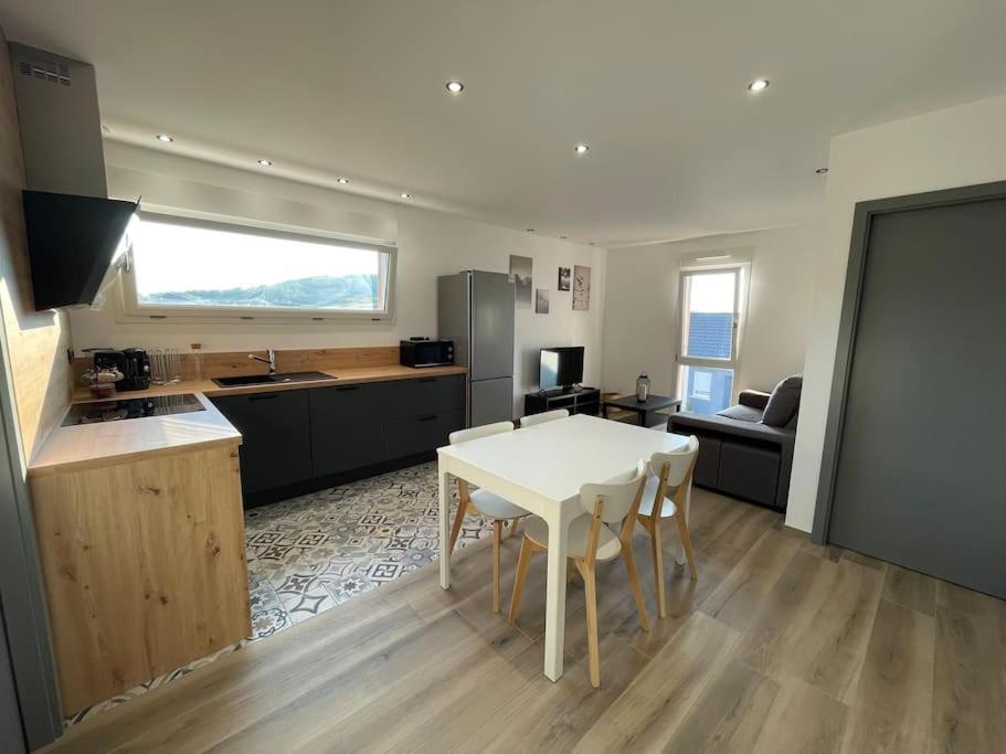 Appartement Climatise Charmes  Eksteriør billede