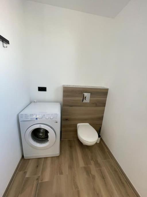 Appartement Climatise Charmes  Eksteriør billede