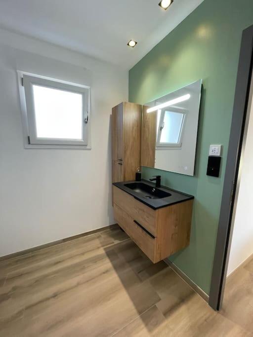 Appartement Climatise Charmes  Eksteriør billede